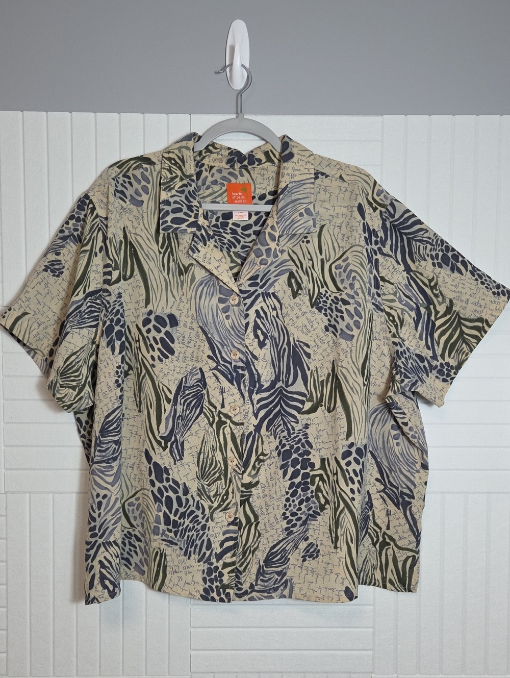 Hearts Of Palm Beige, Green, Blue Collared Button Up Safari Top Size 24W